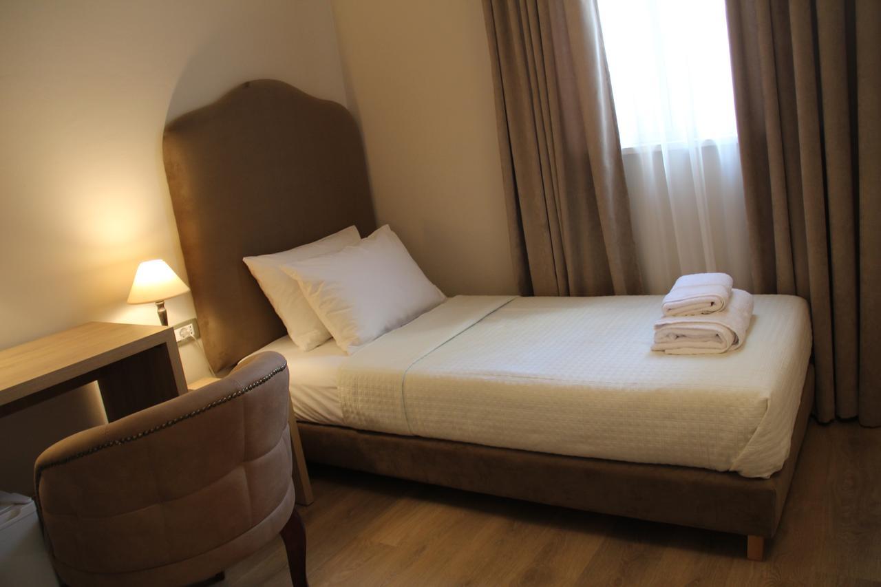 Hotel Hermes Tirana Exterior foto