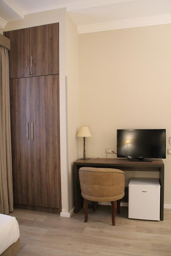Hotel Hermes Tirana Exterior foto