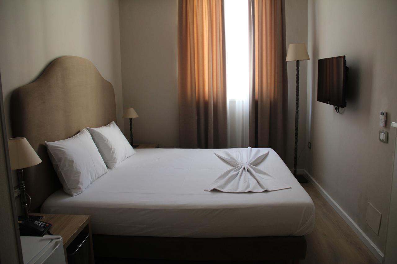 Hotel Hermes Tirana Exterior foto