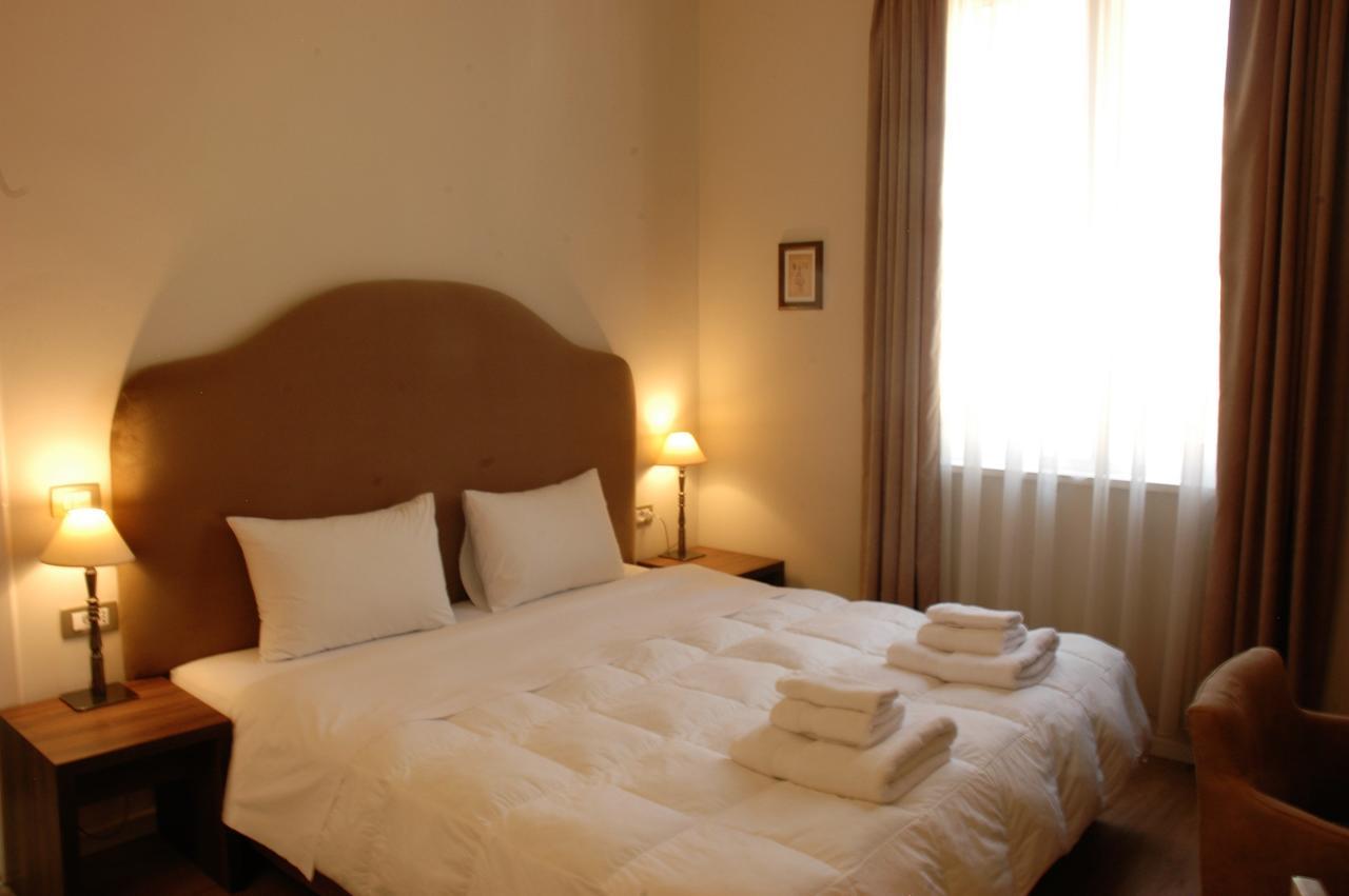 Hotel Hermes Tirana Exterior foto