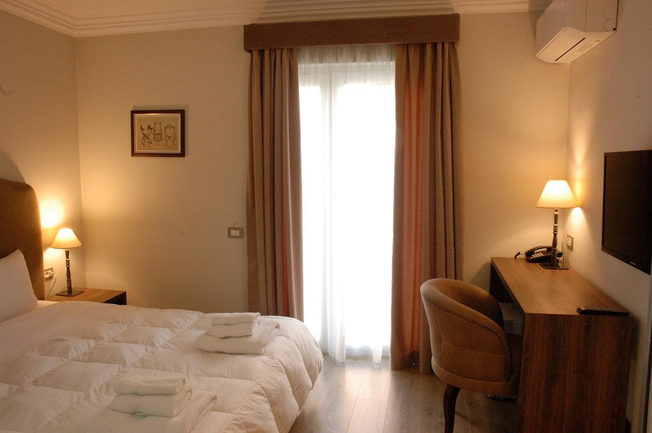 Hotel Hermes Tirana Exterior foto